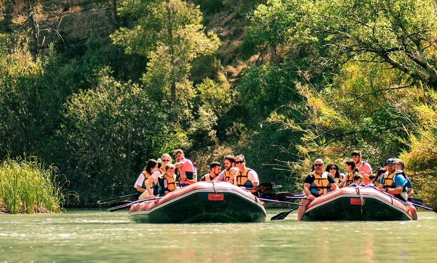 Image 12: Rafting turístico por el río Segura en el cañón de Almadenes 