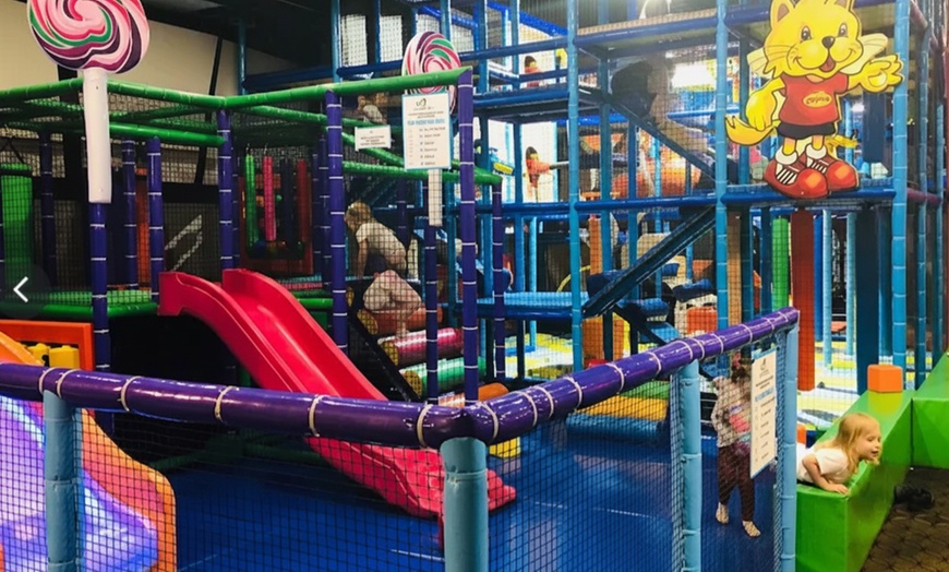 Image 2: Weekday Entry or Play Pass or Weekday Party Package