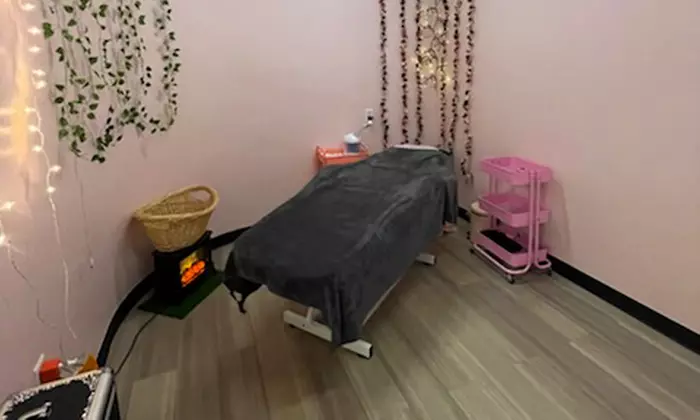 Choice of Waxing Session: Eyebrow or 1-2 Underarm Sessions