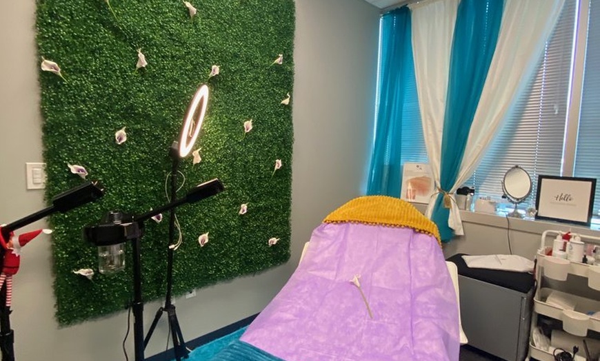 Image 3: Unwind with Deep Tissue & Aromatherapy - 1 to 3 Sessions