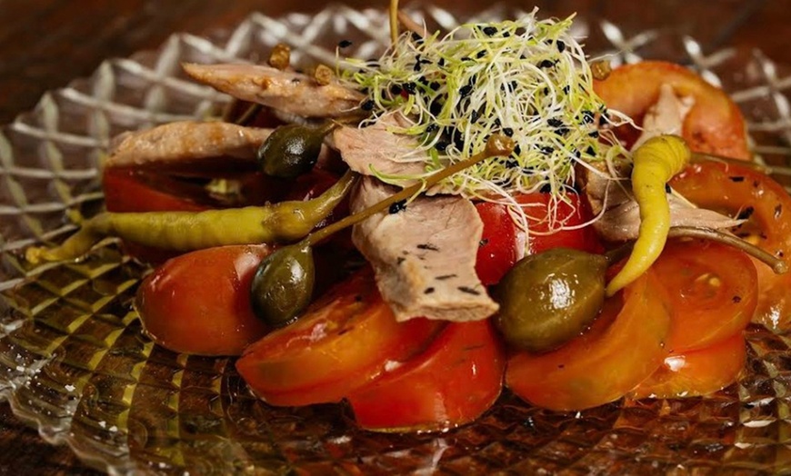 Image 17: Menú CalaBlava con entrantes, principales o arroz, postres y bebidas