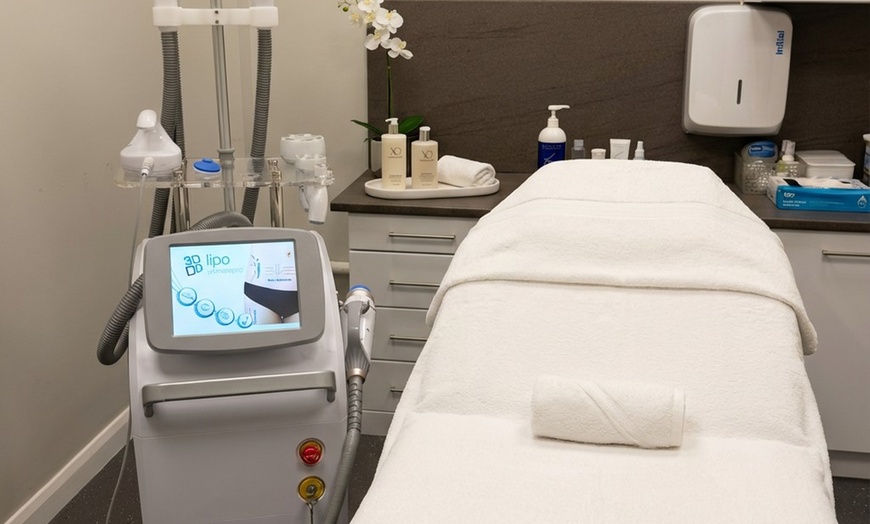 Image 4: One 3D Ultimate Body-Sculpting Session at SkinSpaceUK