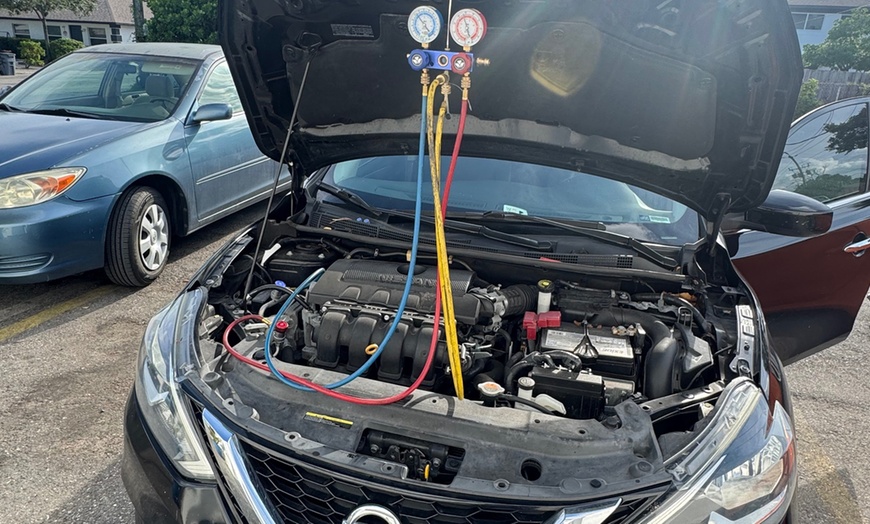 Image 4: A/C R134 Recharge with UV-Die included Auto Air Conditioning