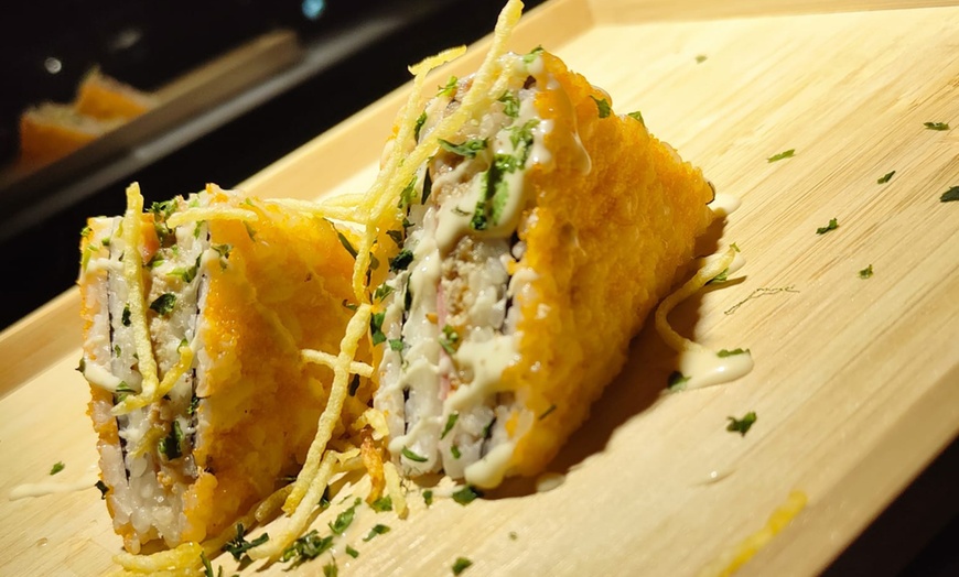 Image 16: Menú de sushi con piezas a elegir y bebidas para 2 o 4 personas