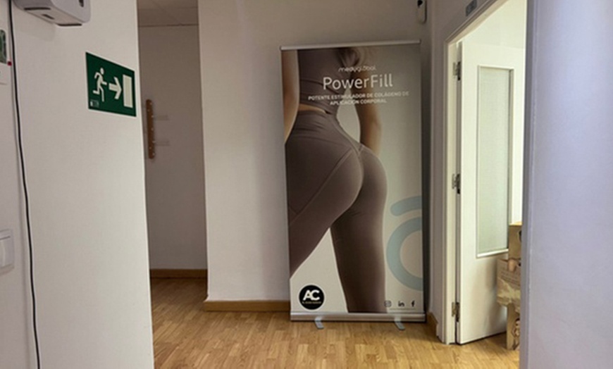 Image 5: 1 o 2 sesiones de higiene facial con punta de diamante y masaje facial 