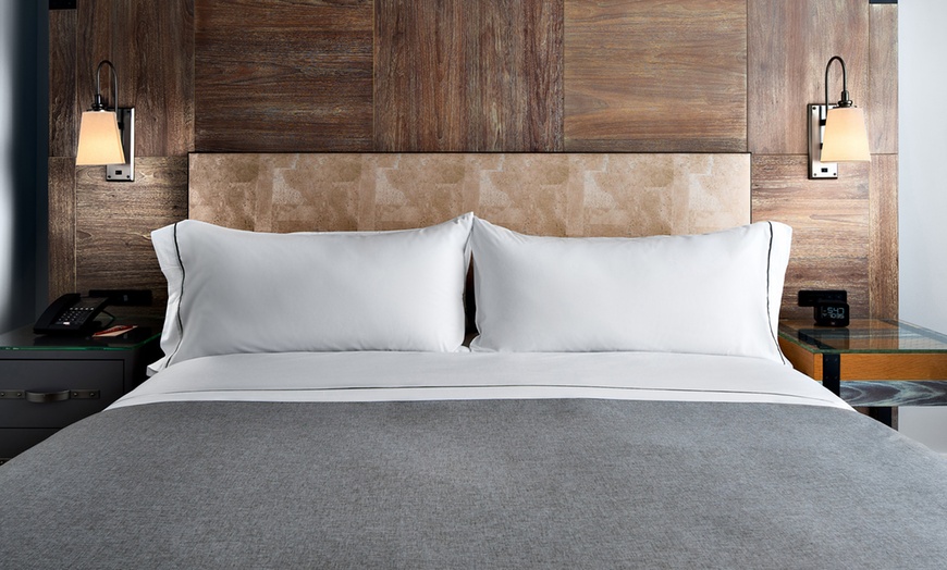 Image 4: Boutique Hotel with Stunning Potomac Views and Central Location