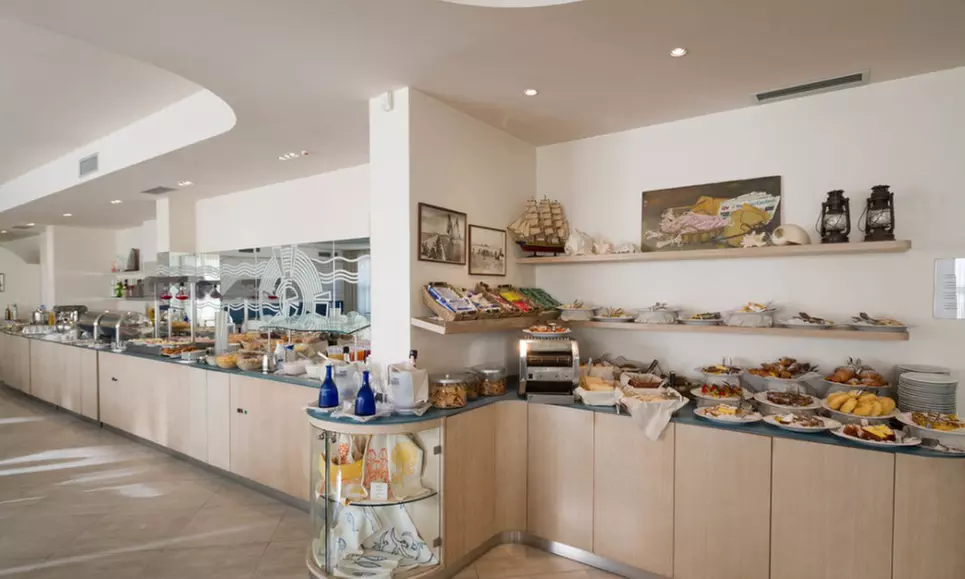 Cesenatico 4*: camera doppia con colazione o mezza pensione e Spa