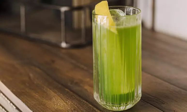 Cocktail nach Wahl inkl. Knabberzeug für bis zu 4 Personen