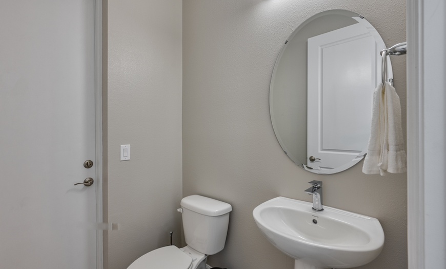 Image 43: Resort Retreat in Orlando’s Vacation Corridor with Private Pools