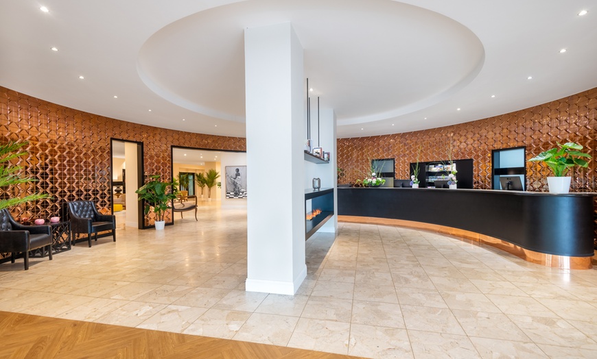 Image 12: Bei Koblenz: Superior-Doppelzimmer mit Halbpension