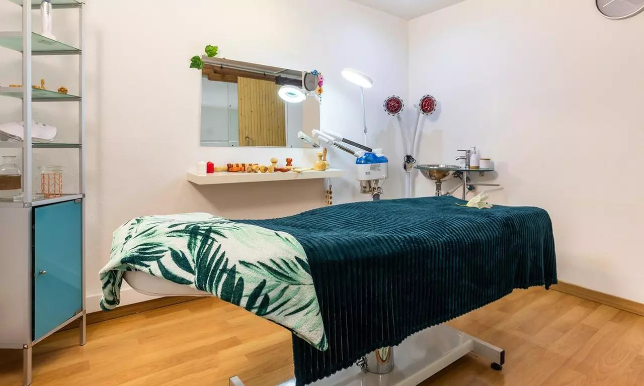 Limpieza facial profunda con microdermoabrasión, radiofrecuencia y más