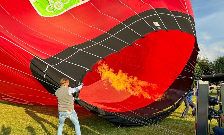 Image 13: België van Boven: ballonvaart van 1 uur + glas cava en hapjes