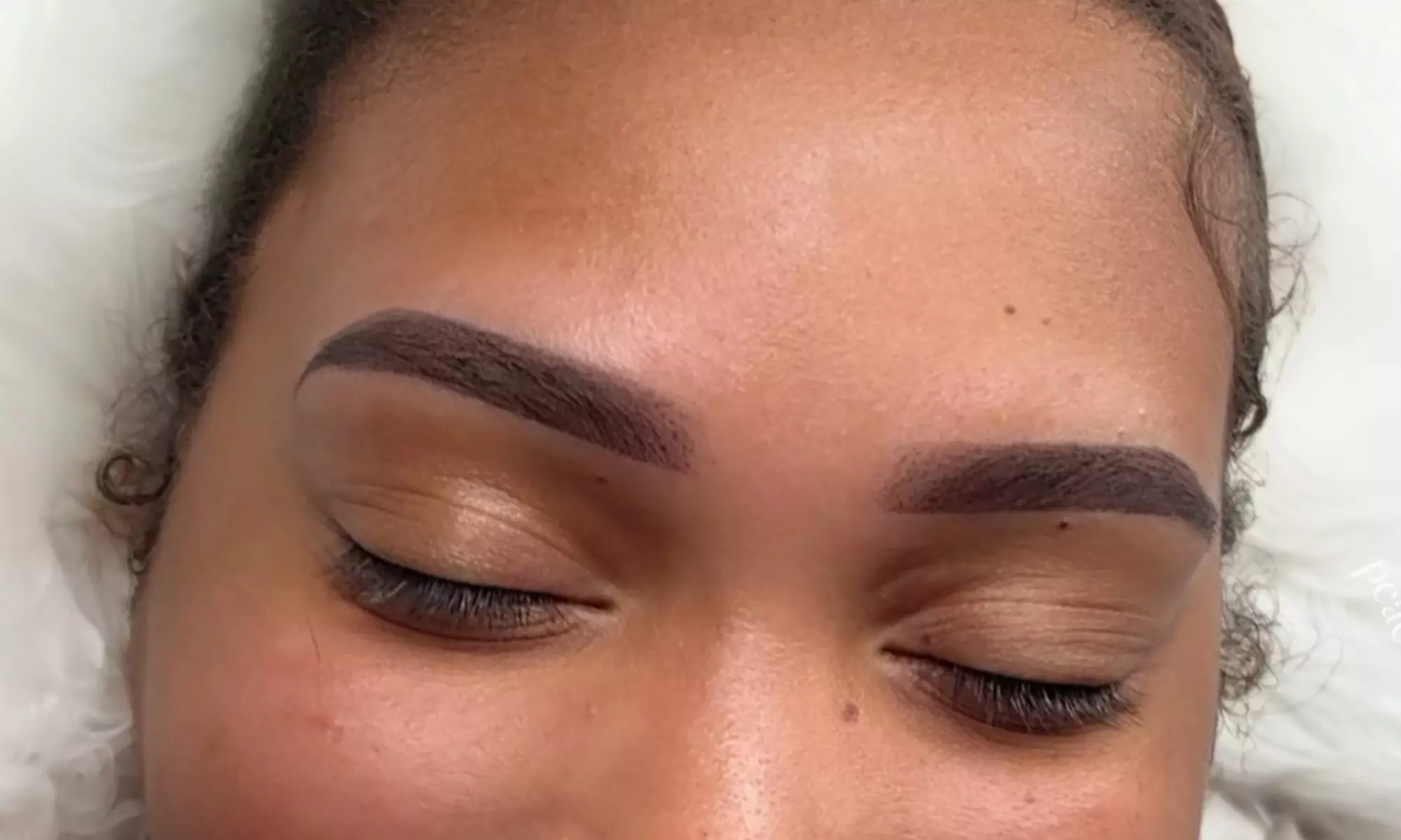 Enhance Your Look: One Ombré Powder Brows or Microshading Session