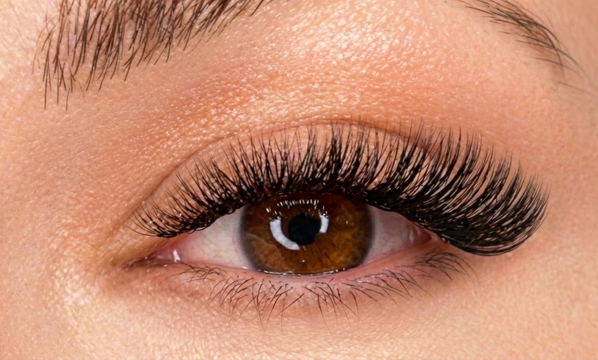 Image 3: Enhance Your Look with Soft, or Glamorous/ Hybrid Volume Full Set