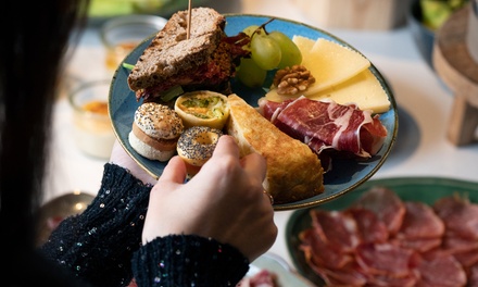 1 Persona: Brunch Buffet libre con barra libre de vino, cava, cerveza más platos - Radisson BLU Brunch