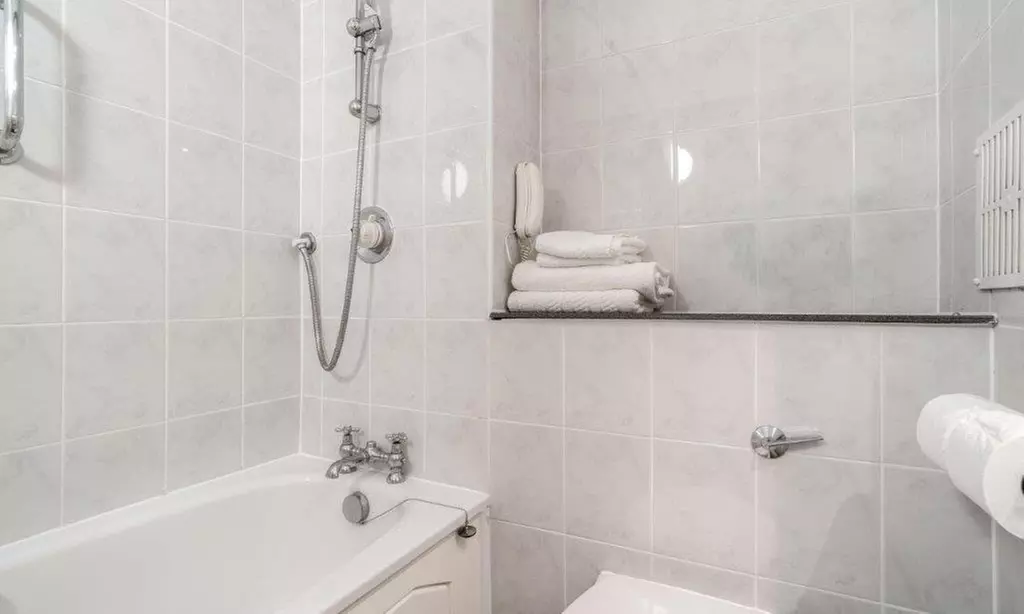 4* Newcastle upon Tyne: Standard Double or Twin Room Stay w/ Breakfast