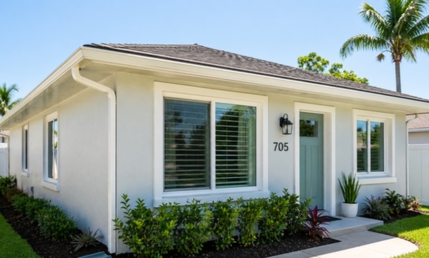 Image 2: Exterior Window Cleaning: Remove Dirt for 10,20 or 30 Windows 