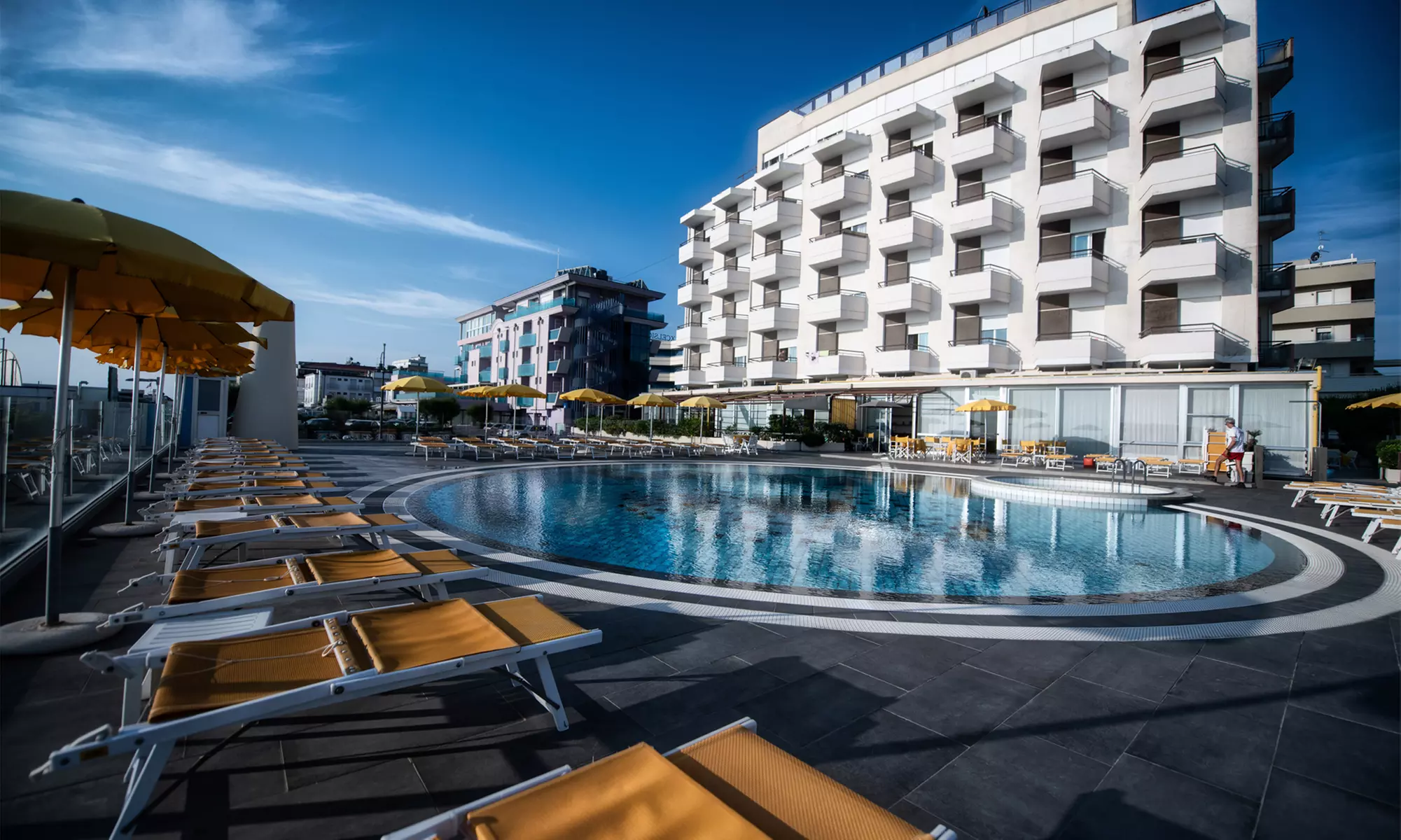 Relax a Cesenatico: Camera vista mare con trattamento a scelta, piscina e Spa per 2 persone all'Hotel David - Primary Image