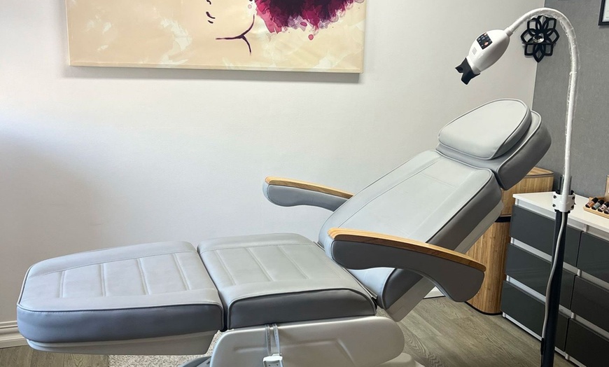 Image 3: 4 zabiegi liposukcji ultradźwiękowej na brzuch, uda i pośladki w Masaż SPA Katowice Fredry (do -81%)