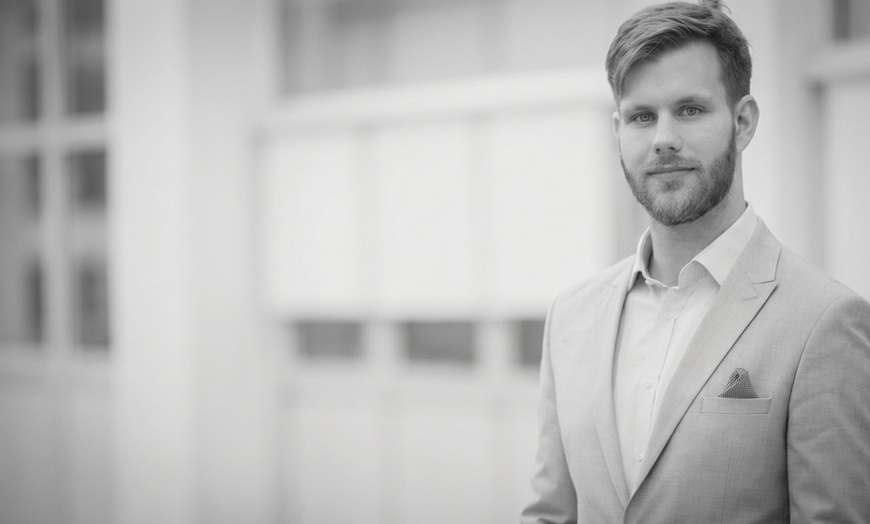 Image 2: 30 Min. Bewerbungsfotos-Fotoshooting mit 4 Bildern & ein Geschenk