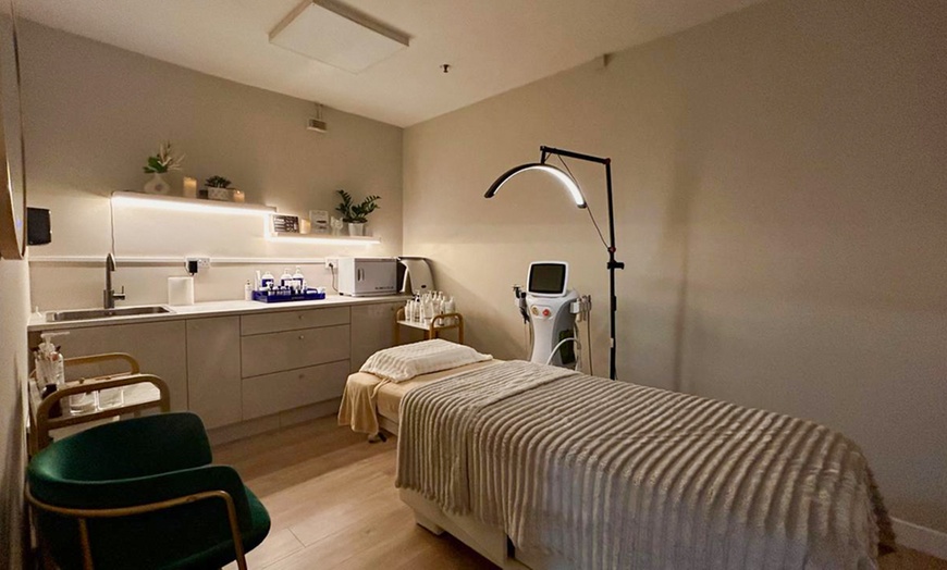 Image 4: Spa Body Massage and Therapy Sessions with Multiple Duration Options