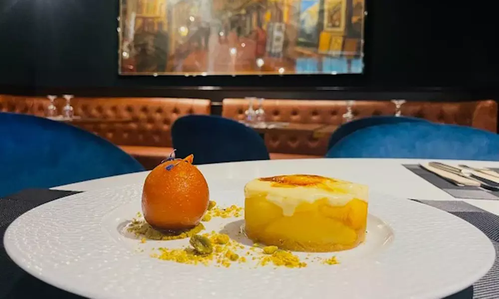 Menú con entrantes, principales, postres y bebidas