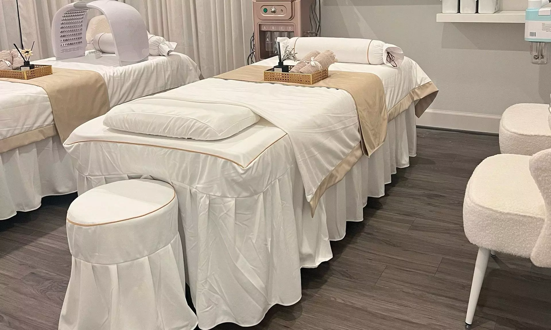 One, Two, or Three 80-Min HydraFacial Sessions w/ Light Therapy for 1