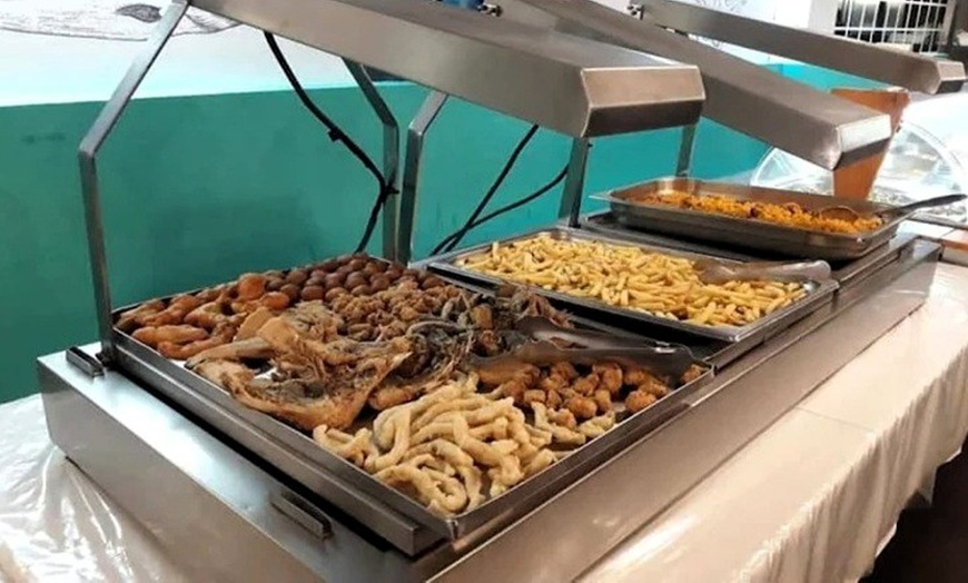 Image 1: Buffet libre de mariscos y pescados para 2 o 4 con bebidas 