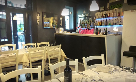 Menu di mare con antipasto, primo, secondo e bottiglia di vino al ristorante Il Conte di Montecristo (sconto fino a 58%)