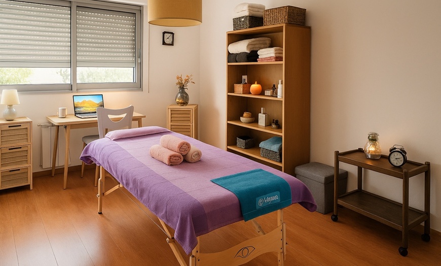 Image 2: Massage aux huiles relaxantes chaudes, soin visage au safran en option