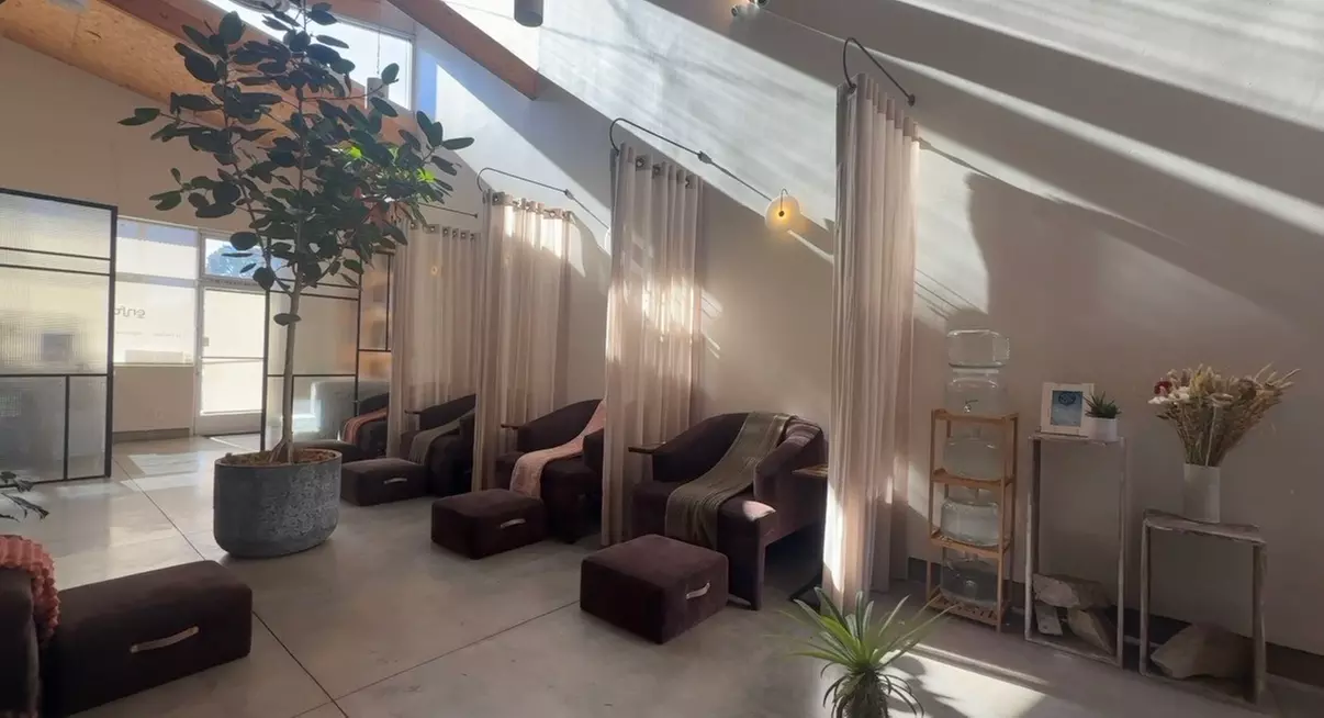 B-12 + MIC Vitamin Injections, Venice Myers, or NAD+ Injection