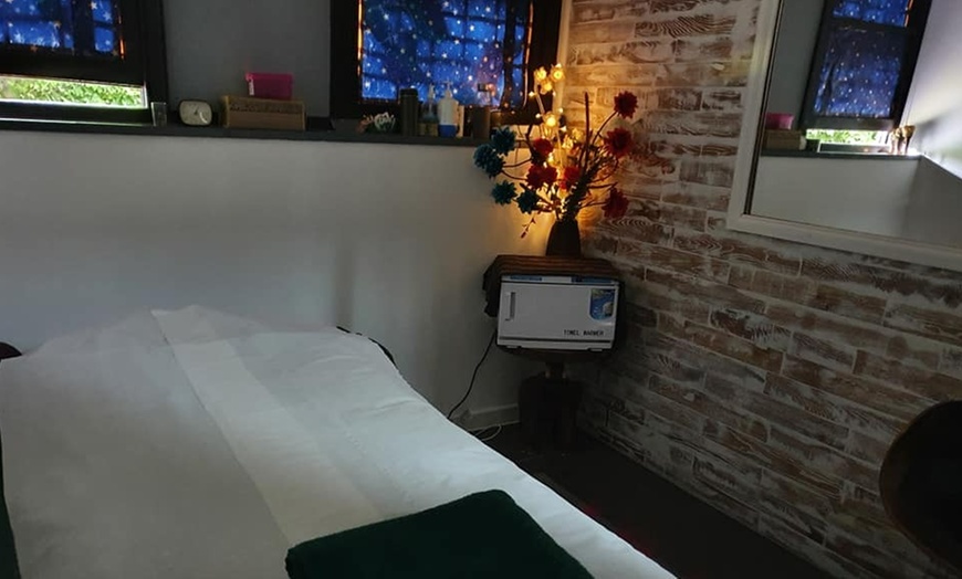 Image 2: 90-Minute Thai Massage with Oil & Hot Stones with Reflexology