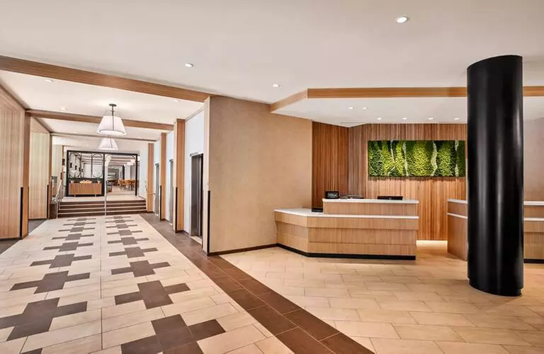 Comfortable Budget Hotel Near LAX With Parking Included