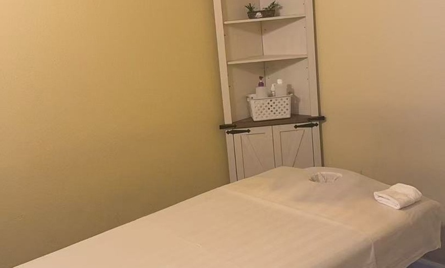 Image 2: Relax with a Choice of 60, 90, or 120-Minute Massage