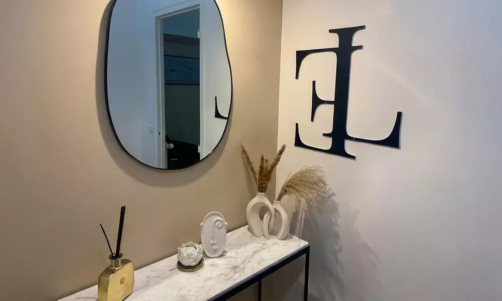 Soin du visage purifiant et hydratation intense par Elite Laser