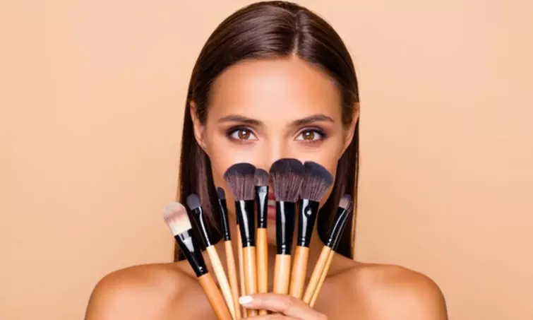 So Beauté Paris : maquillage pour un look naturel ou un regard glamour