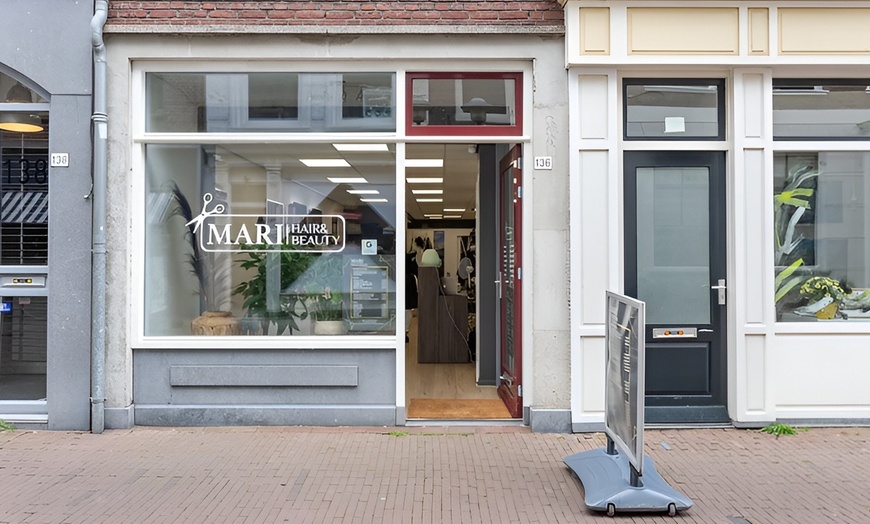 Image 3: Klaar voor een frisse coupe? Ga voor een kappersbehandeling naar keuze