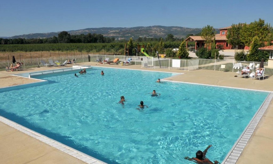Image 1: Drôme : studio ou appartement avec piscine et sauna, pdj en option