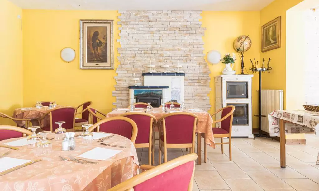 Asiago: camera doppia o matrimoniale con colazione o mezza pensione