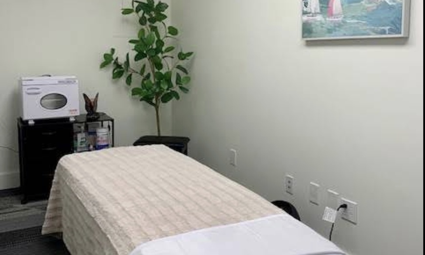 Image 1: Unwind with a 60 or 90-Minute Swedish or Deep Tissue Massage 