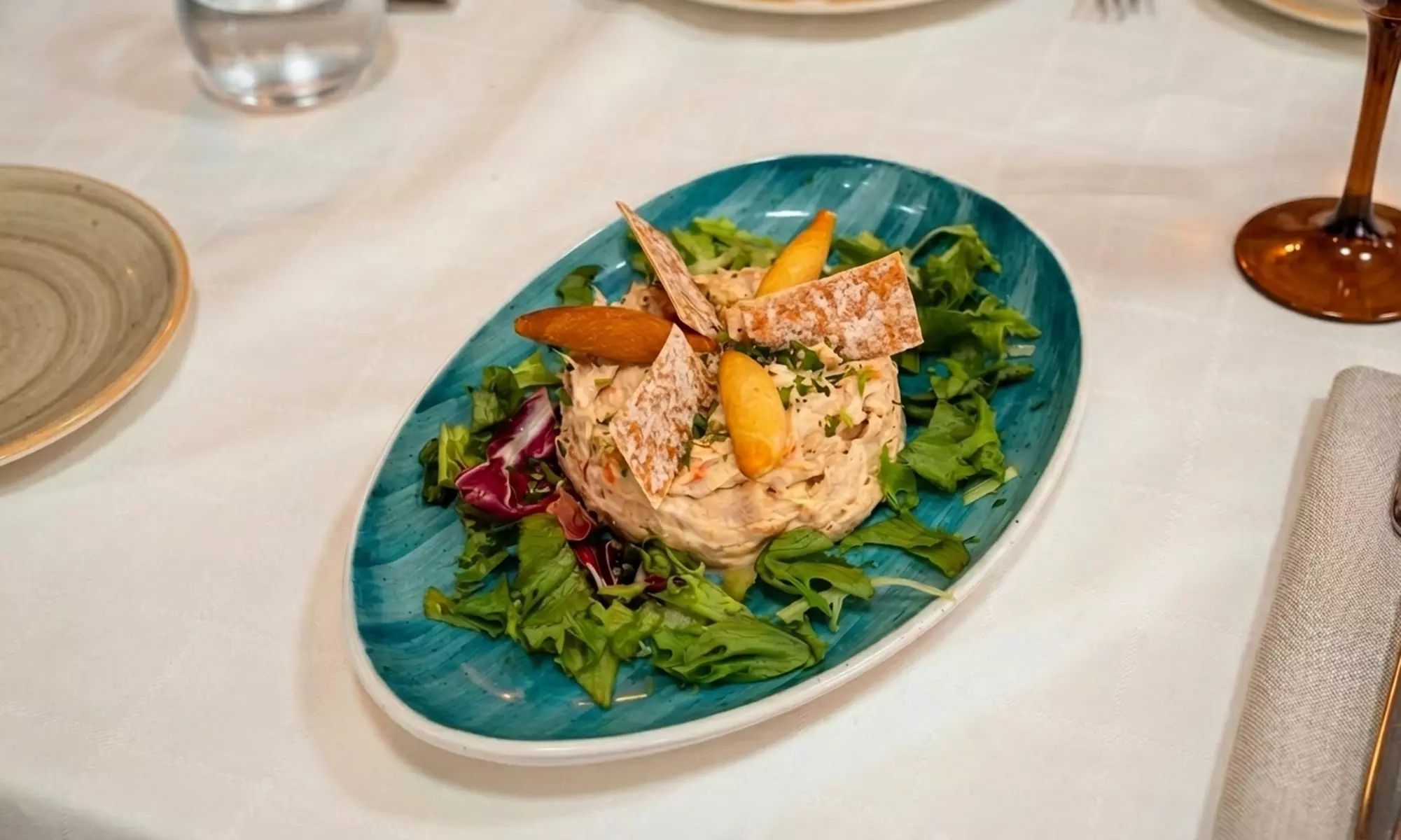 Menú con aperitivo, entrante, principal, postre y bebida para 2 o 4