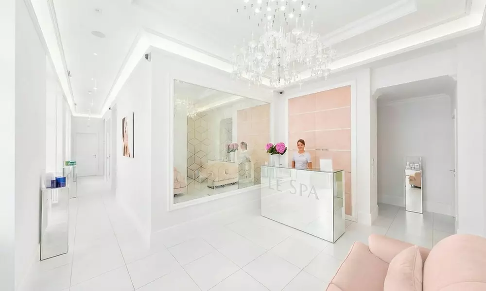 Eksfoliacja kwasami z maską i serum dla poprawy kondycji skóry