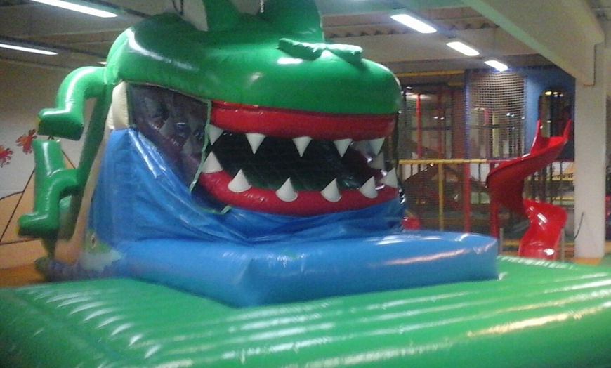 Image 4: Eintritt für bis zu 2 Erw. u. 2 Kinder in den Mona Spiel Spass Park