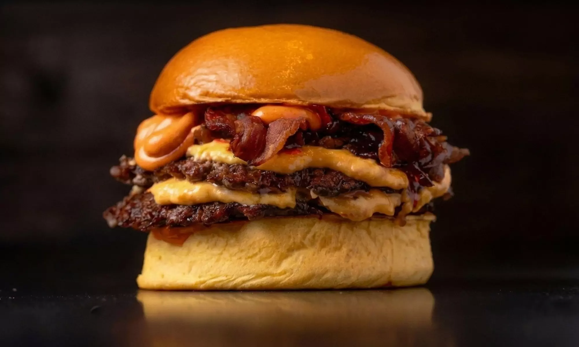 Menú de hamburguesa con patatas, postre y bebida para 2 o 4 personas