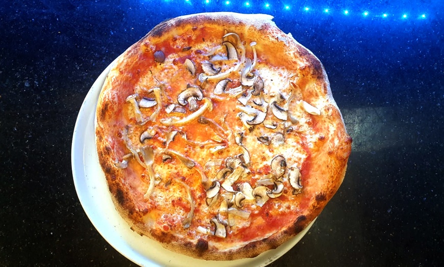 Image 8: 2, 4 oder 6 Pizzen nach Wahl zur Abholung - Authentisch italienisch
