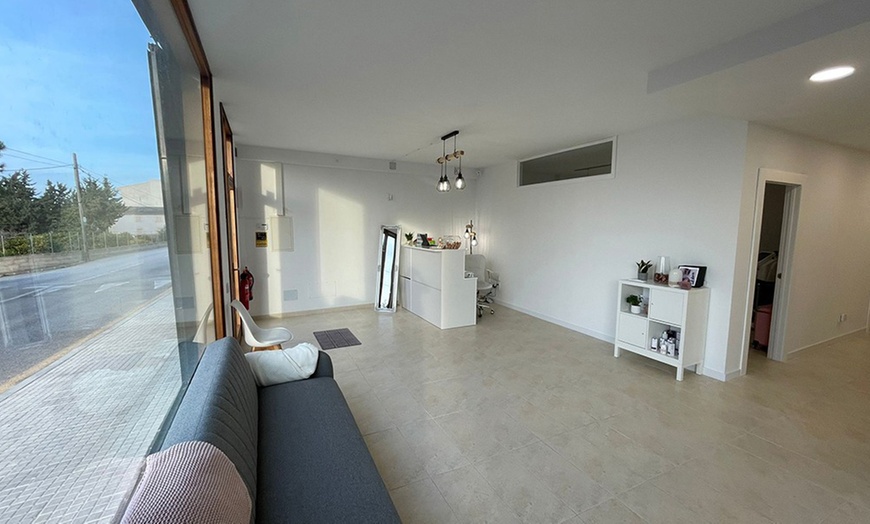 Image 6: 1 o 3 sesiones de bioestimulación capilar con mesoterapia para 1