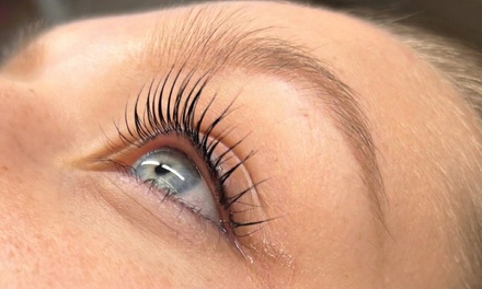 One Eyelash Lift Treatment - Pelle Glo Skin
