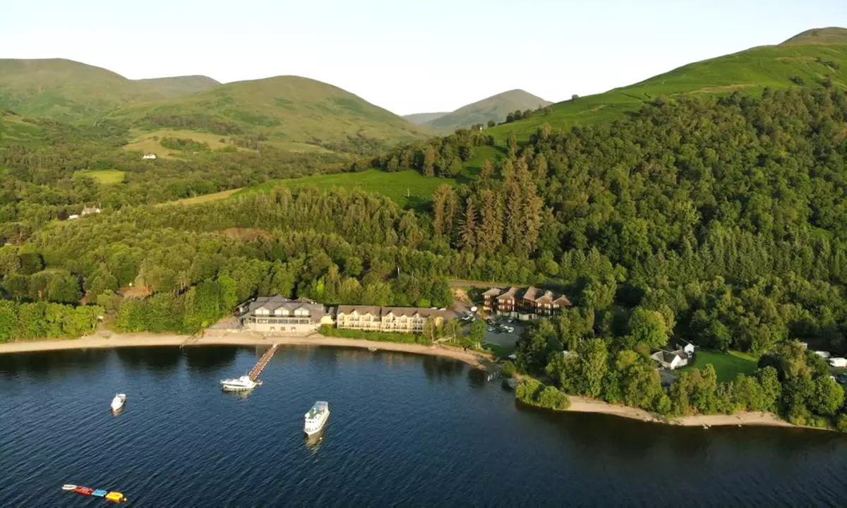 Loch Lomond: 4* Stay with Full Scottish Breakfast and Optional Dinner