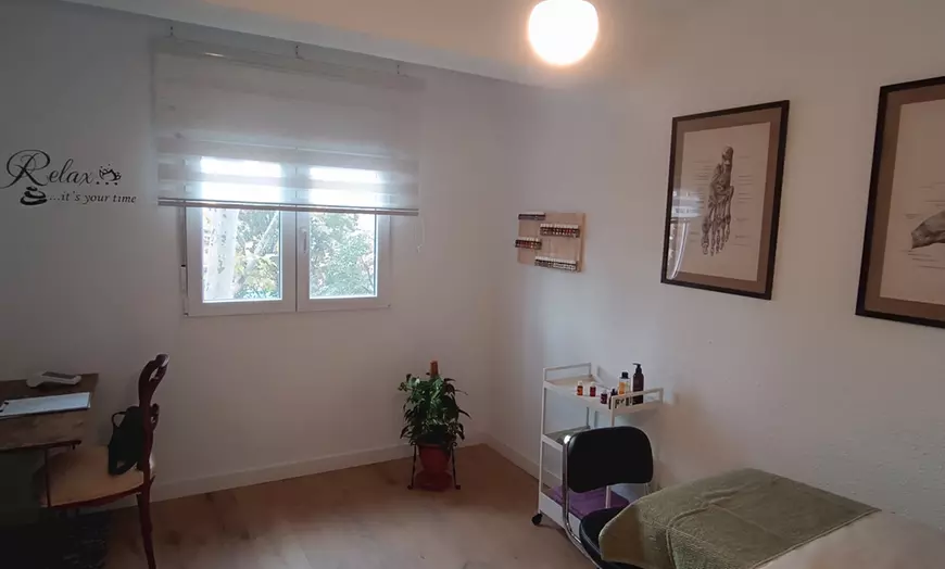 Image 6: 1 o 3 sesiones de reflexología podal con opción a aromaterapia