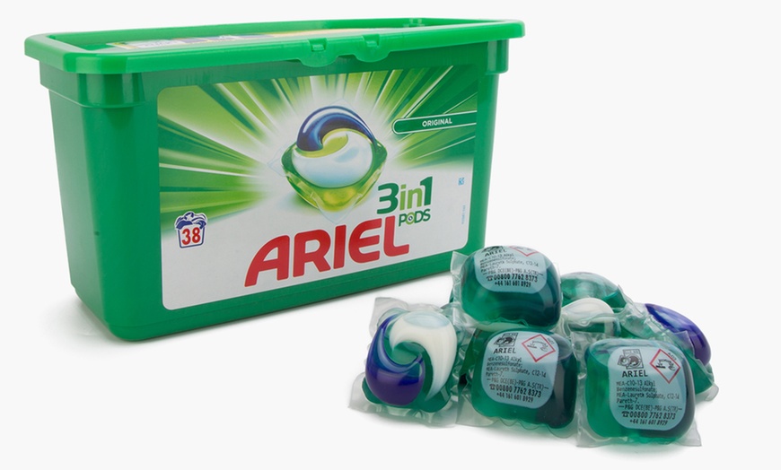 Image 9: Ariel 3-in-1 Washing Pods